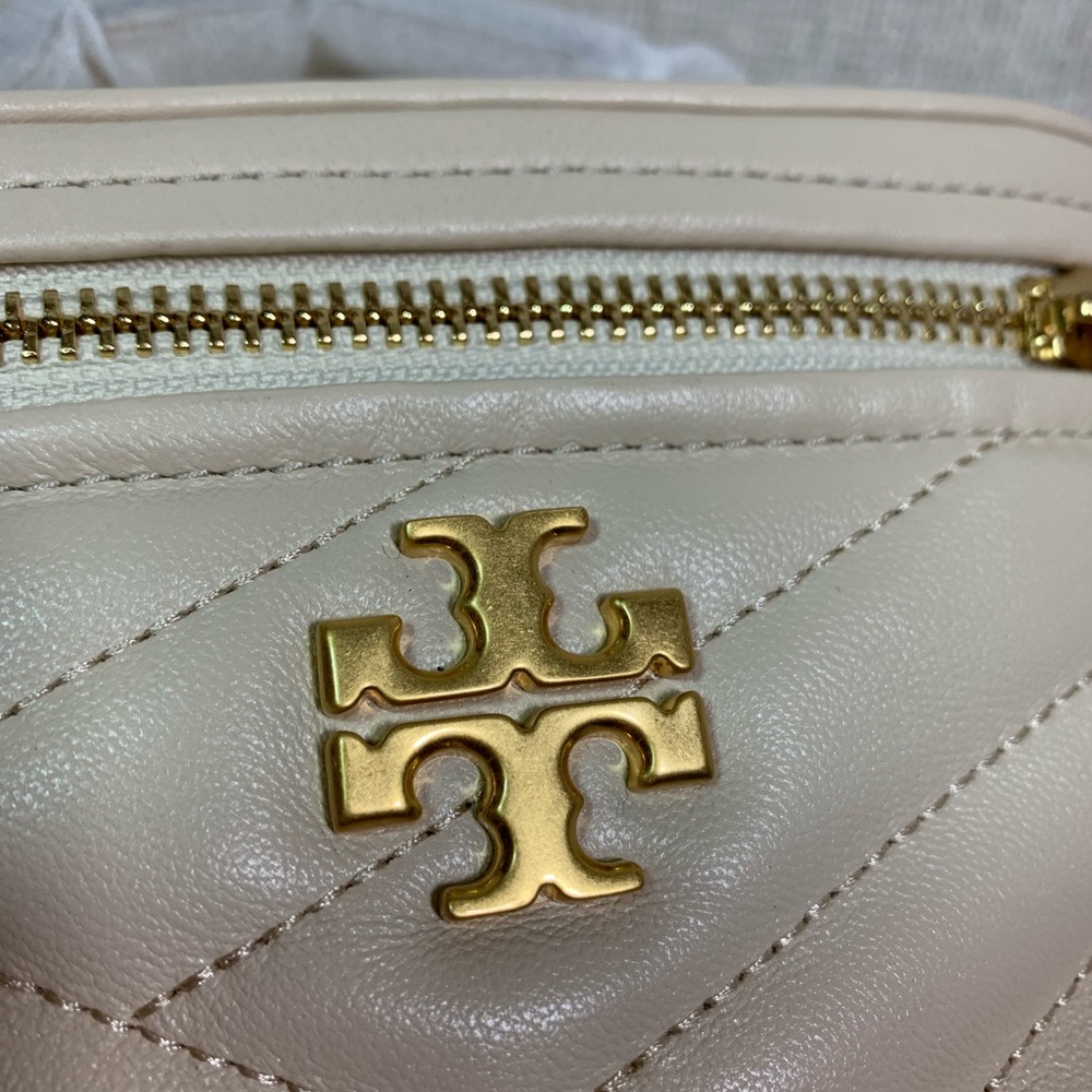 Tory Burch New Cream Quilted Leather Kira Chevron Mini Vanity Bag - BRAND NEW - Picture 10 of 16